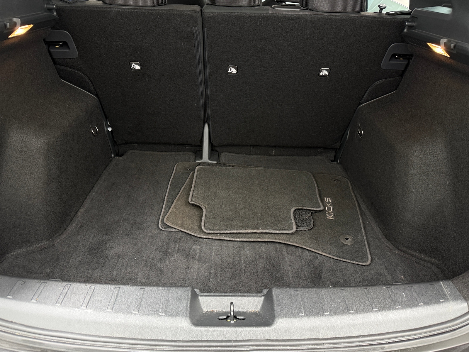 Thumbnail: 2025 Nissan Kicks - 7