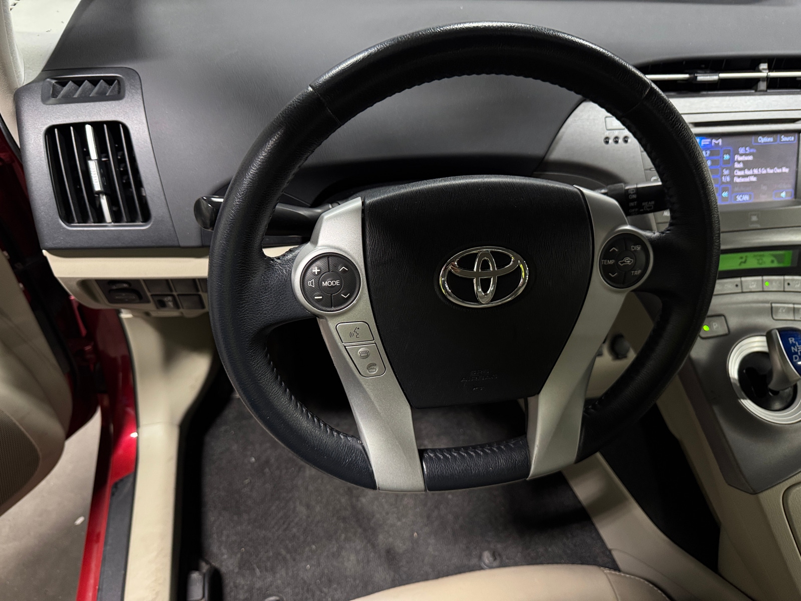 Thumbnail: 2014 Toyota Prius - 5