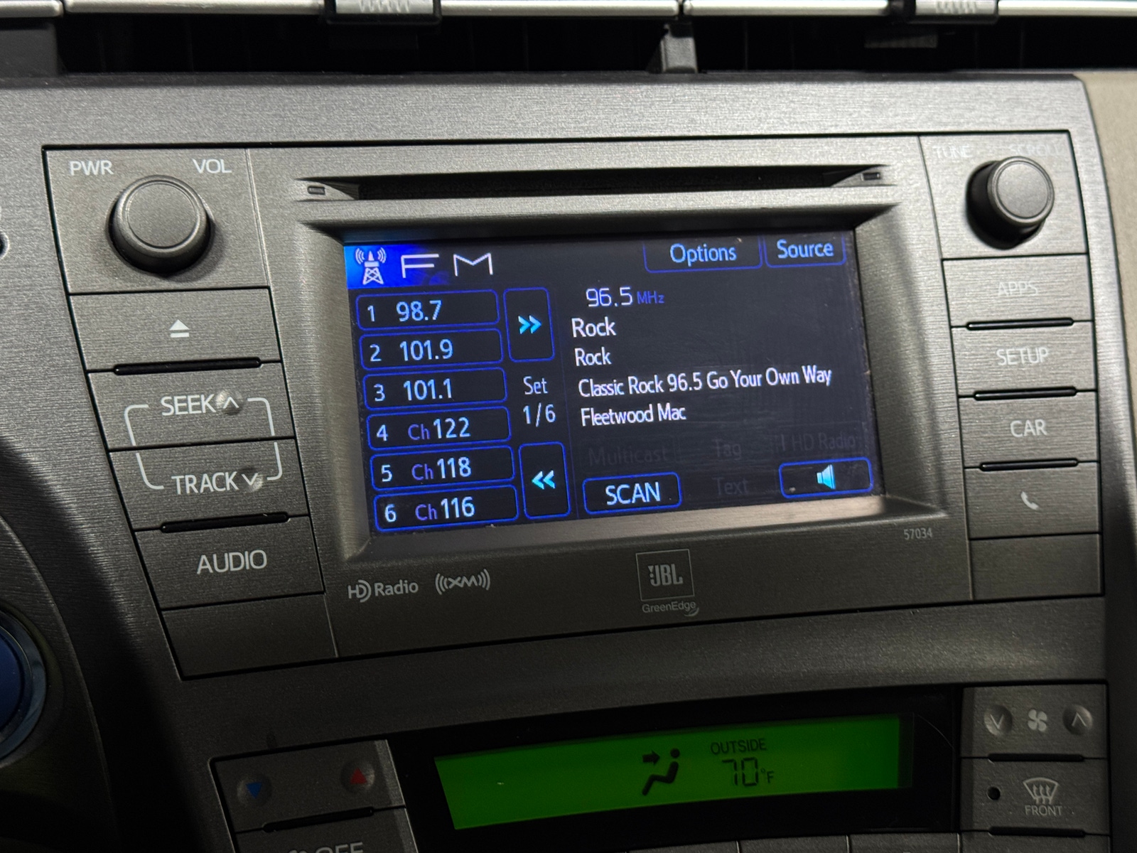 Thumbnail: 2014 Toyota Prius - 4