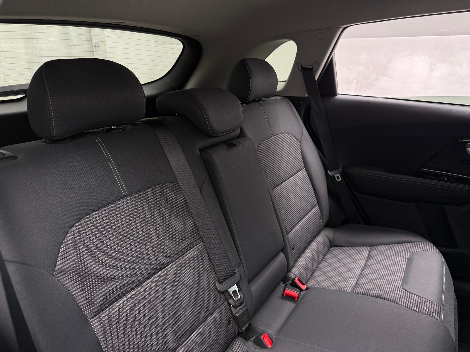 Thumbnail: 2021 Kia Niro - 6