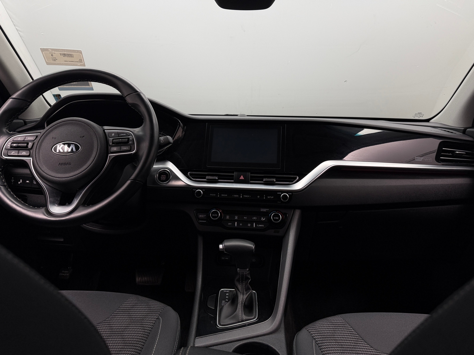 Thumbnail: 2021 Kia Niro - 3