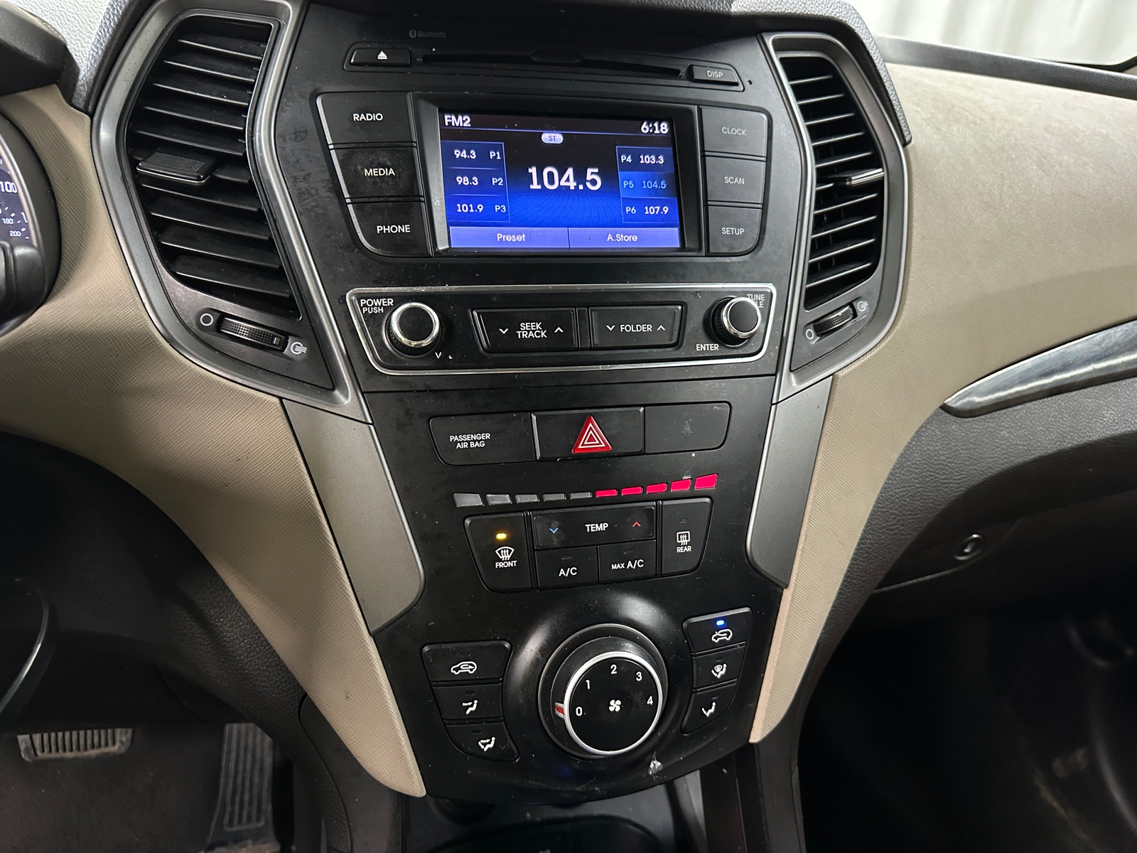 Thumbnail: 2018 Hyundai Santa Fe - 4