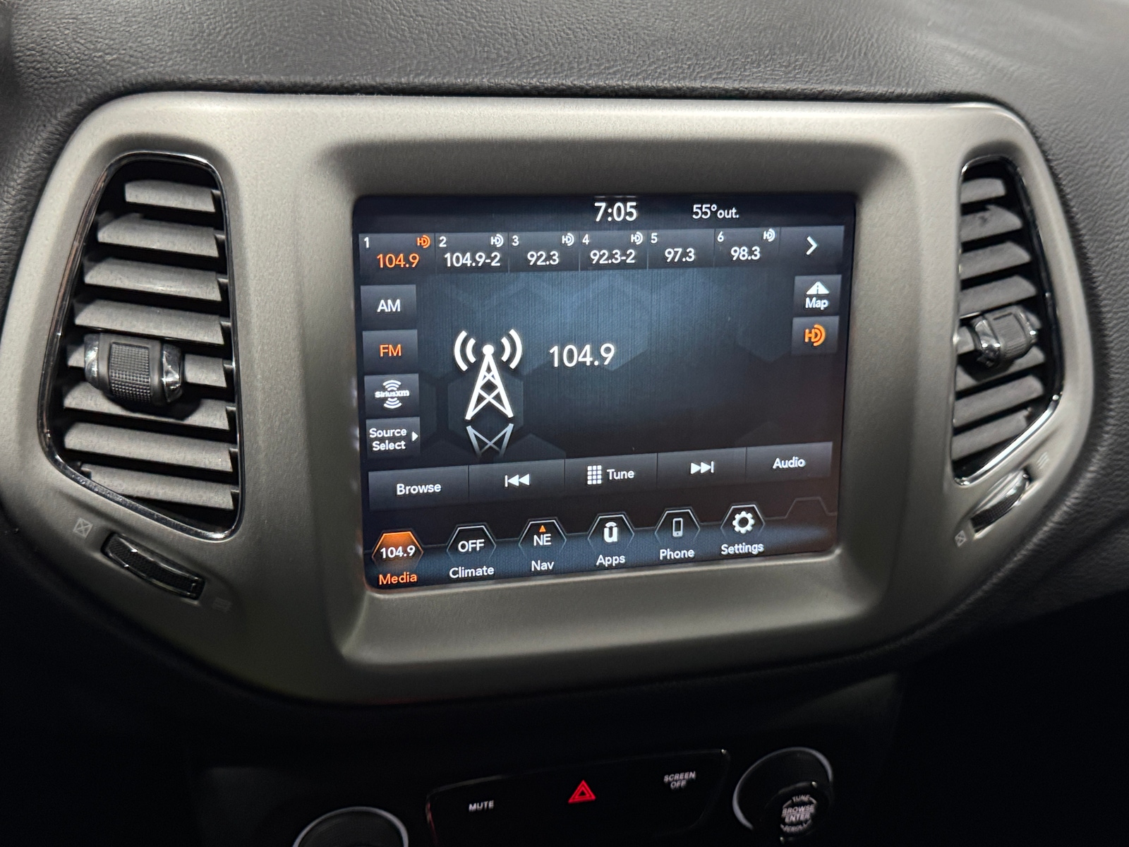 Thumbnail: 2021 Jeep Compass - 3