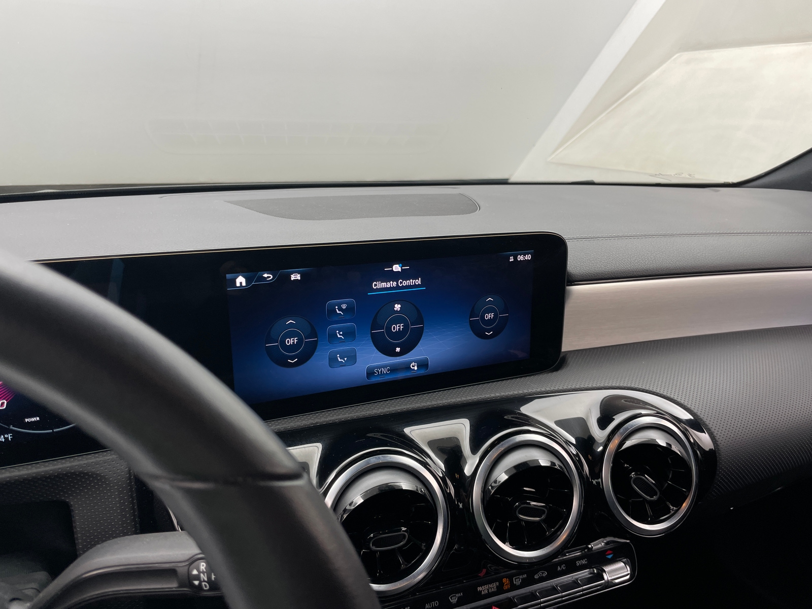 Thumbnail: 2025 Mercedes-Benz CLA - 3