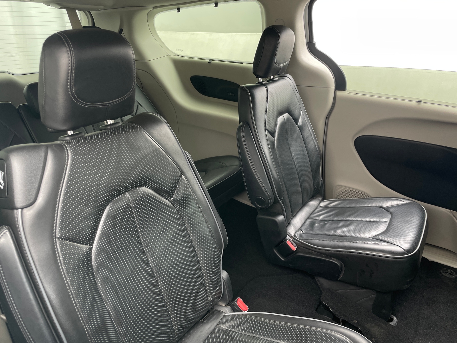 Thumbnail: 2020 Chrysler Pacifica - 5