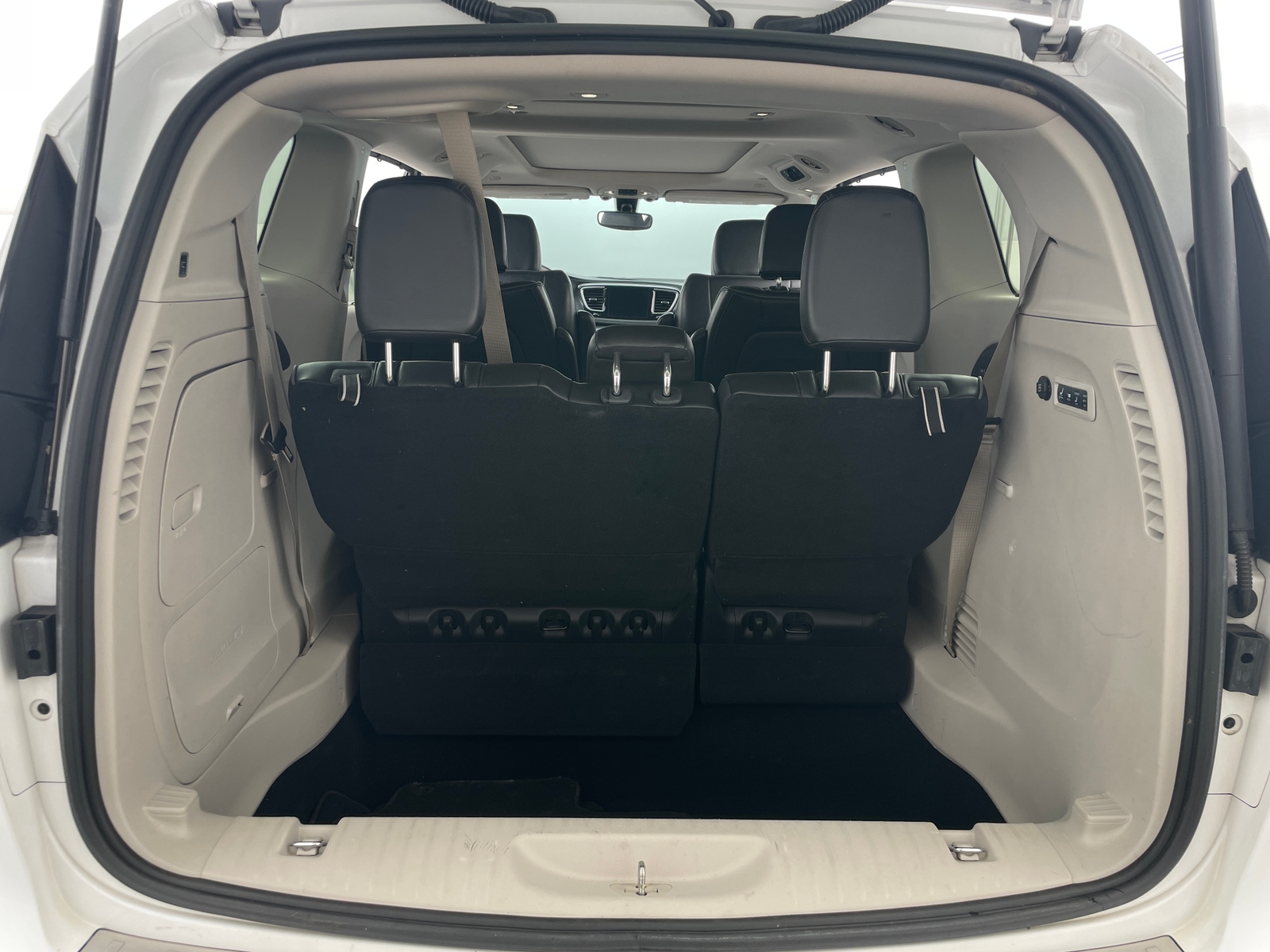 Thumbnail: 2020 Chrysler Pacifica - 6