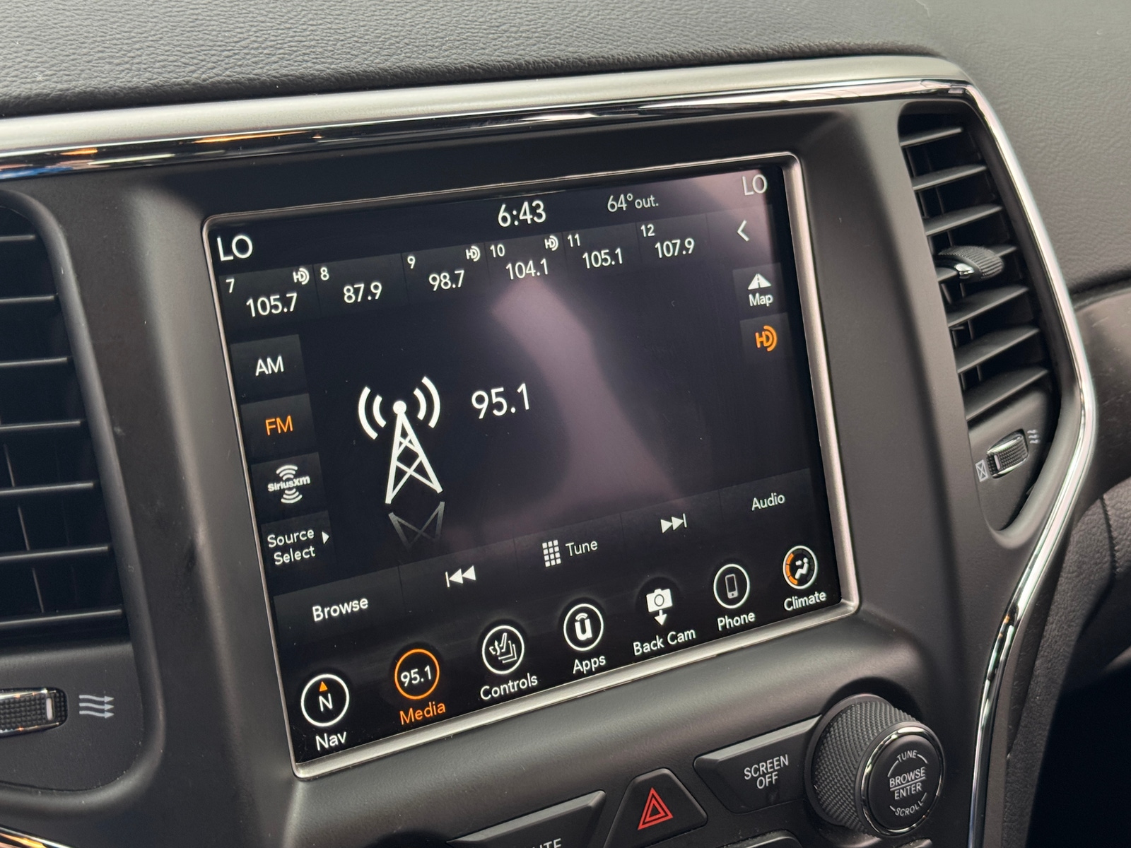 Thumbnail: 2018 Jeep Grand Cherokee - 4