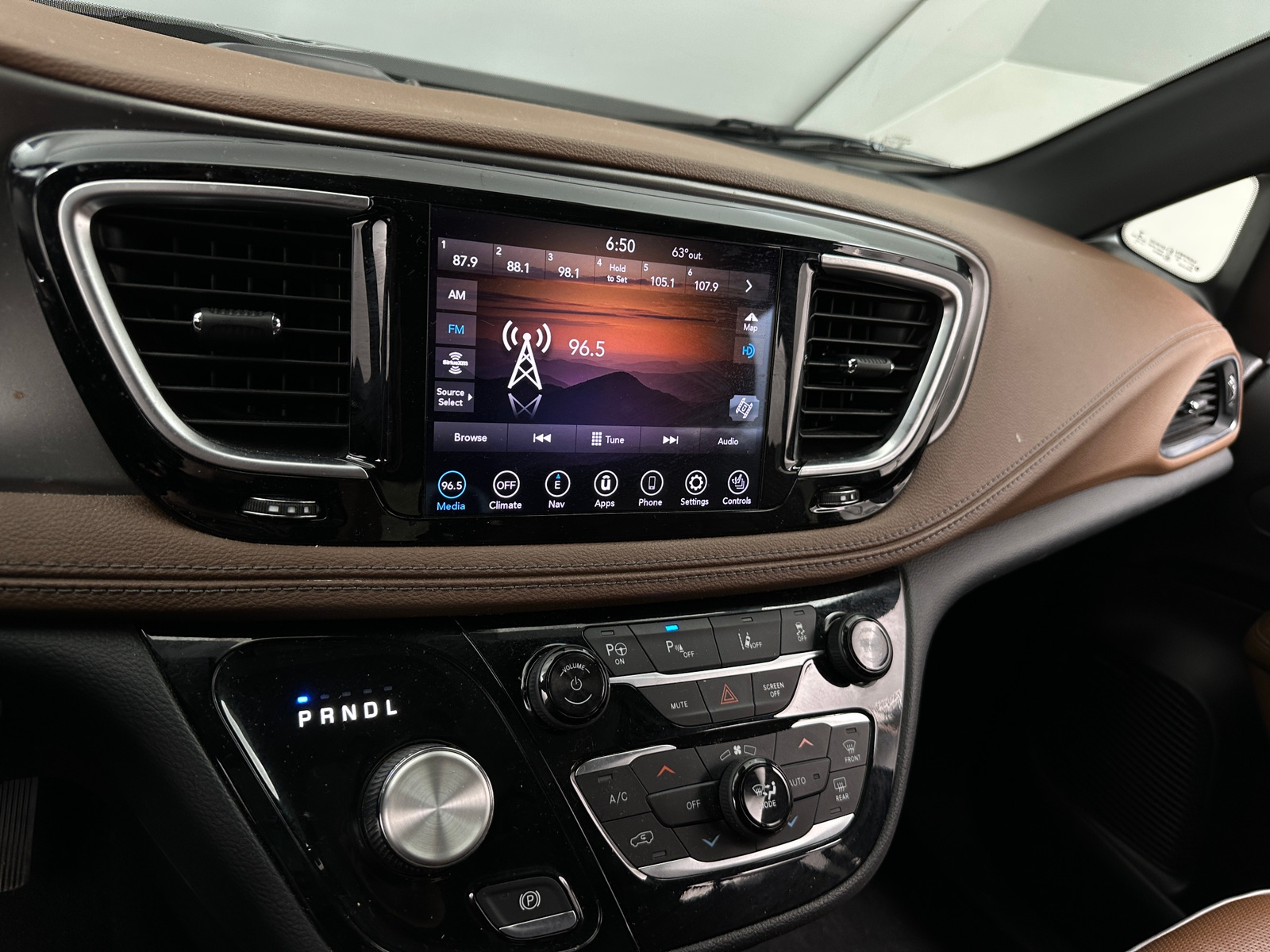 Thumbnail: 2020 Chrysler Pacifica - 3