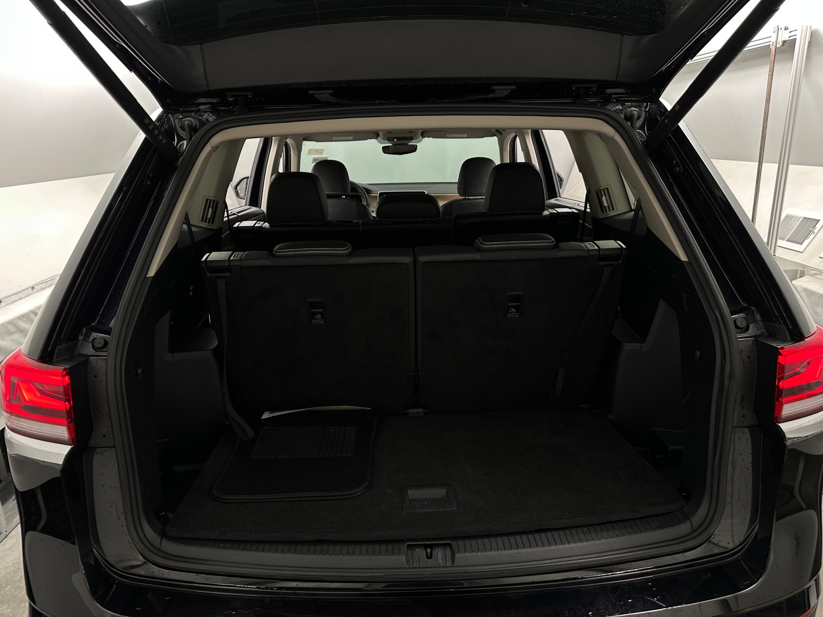 Thumbnail: 2025 Volkswagen Atlas - 6