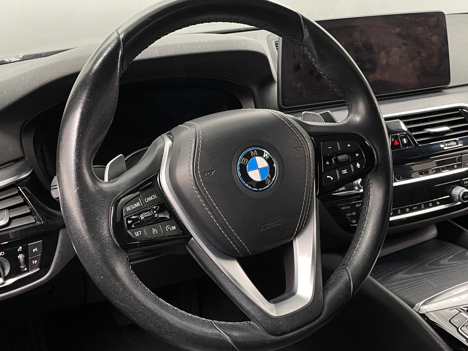 Thumbnail: 2023 BMW 5 Series - 4