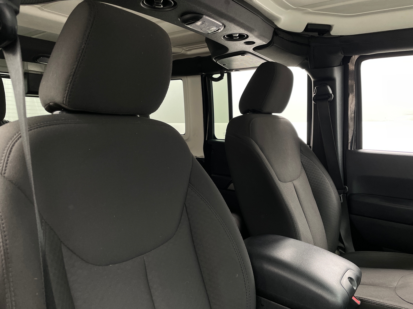 Thumbnail: 2016 Jeep Wrangler - 2