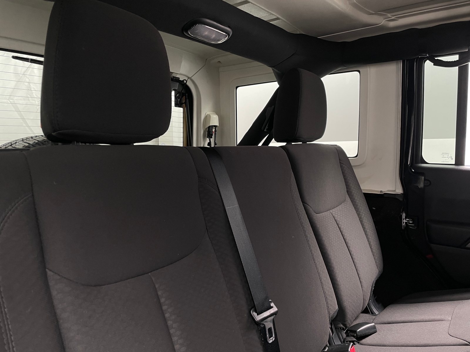 Thumbnail: 2016 Jeep Wrangler - 6