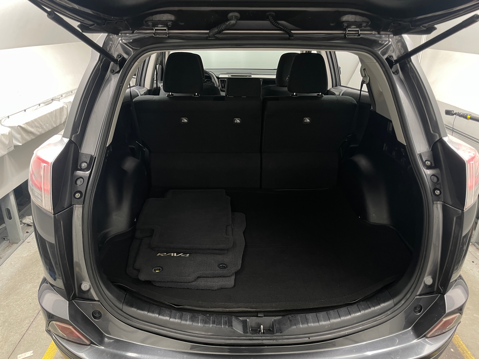 Thumbnail: 2017 Toyota RAV4 - 7