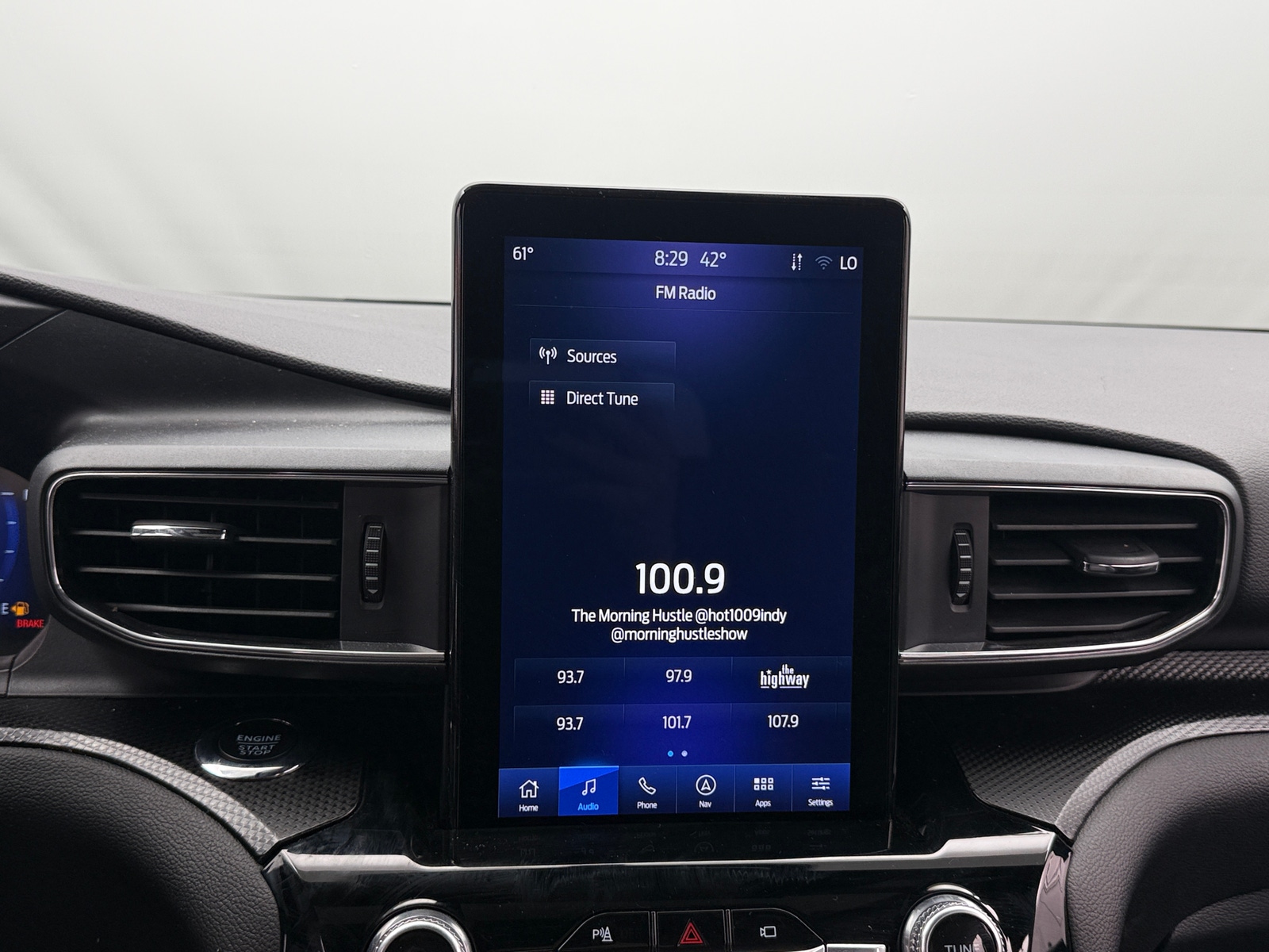 Thumbnail: 2022 Ford Explorer - 3