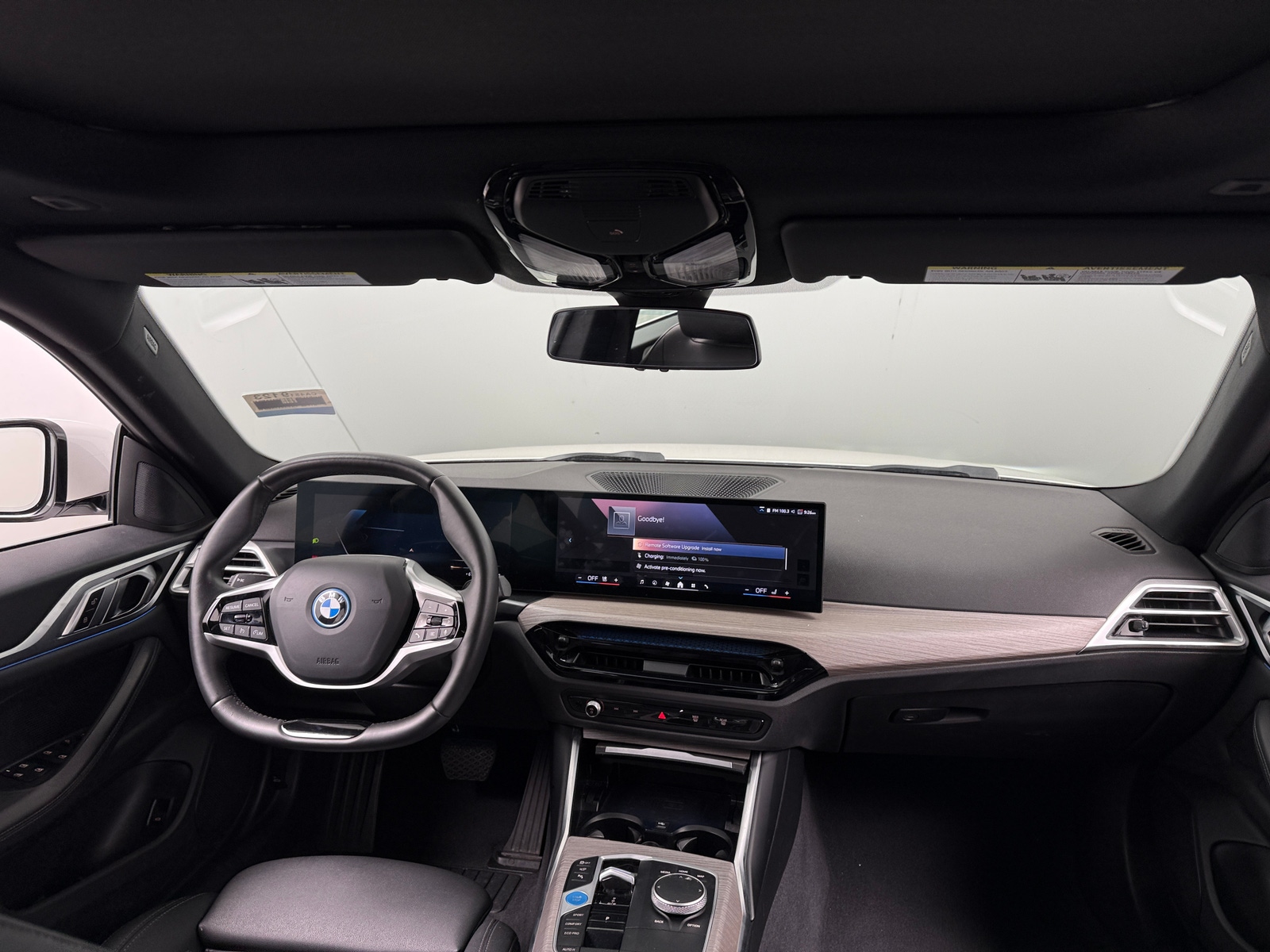 Thumbnail: 2025 BMW i4 - 2