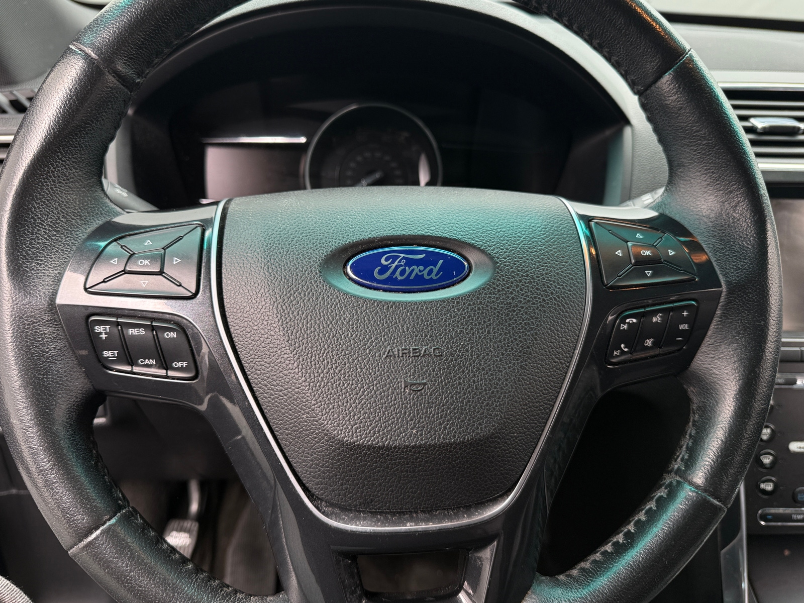 Thumbnail: 2016 Ford Explorer - 4