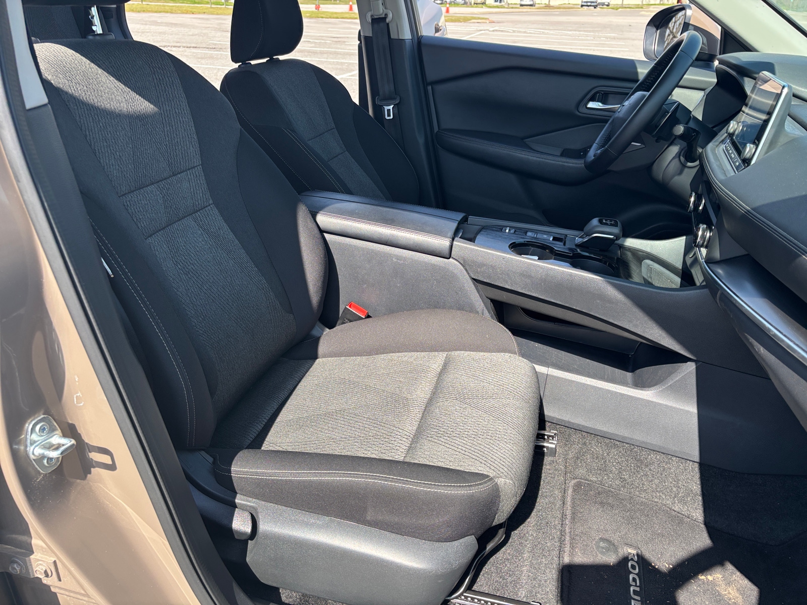 Thumbnail: 2025 Nissan Rogue - 2