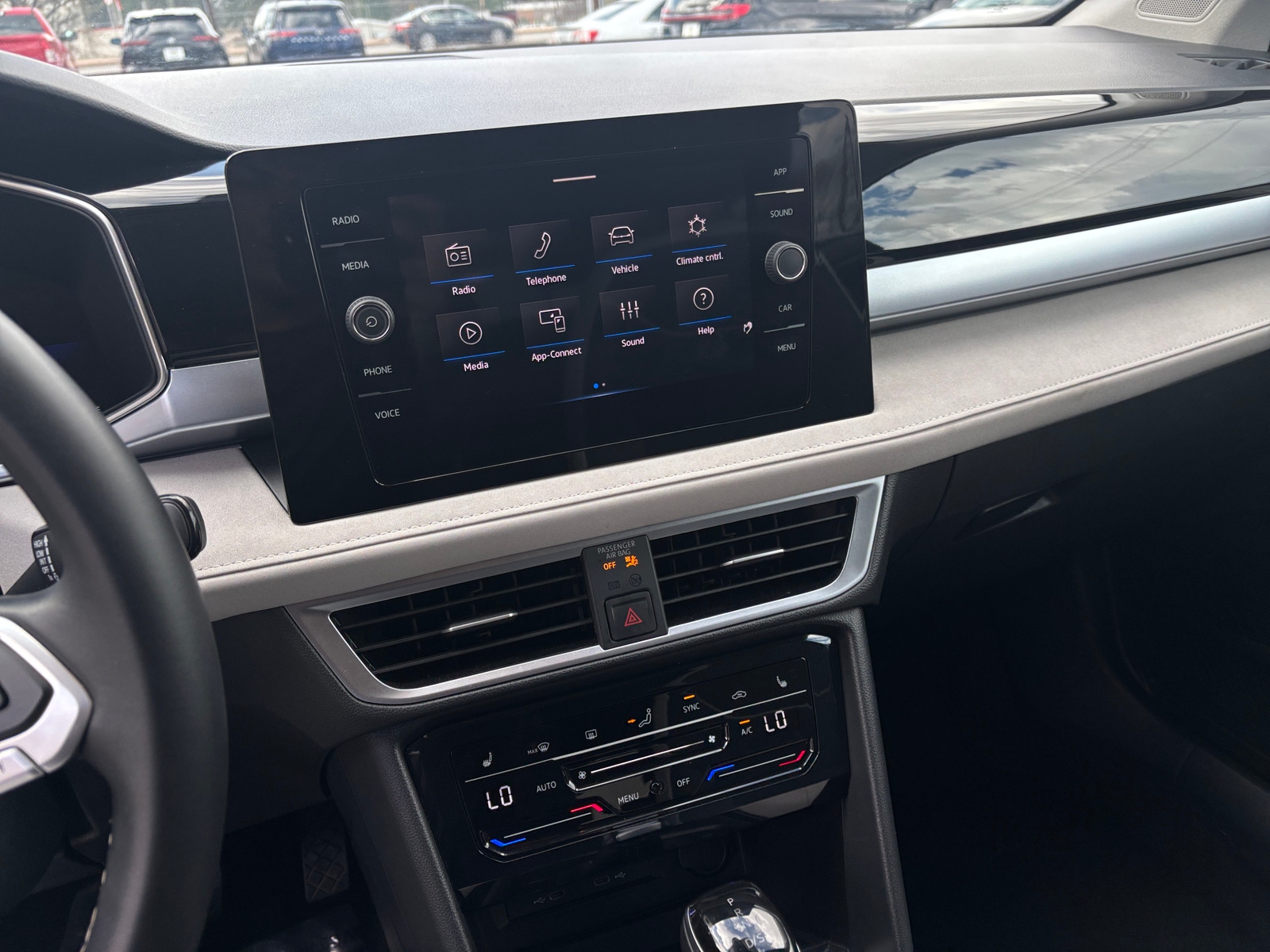 Thumbnail: 2025 Volkswagen Taos - 4