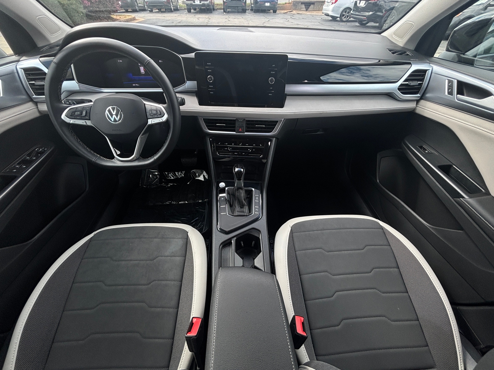 Thumbnail: 2025 Volkswagen Taos - 3