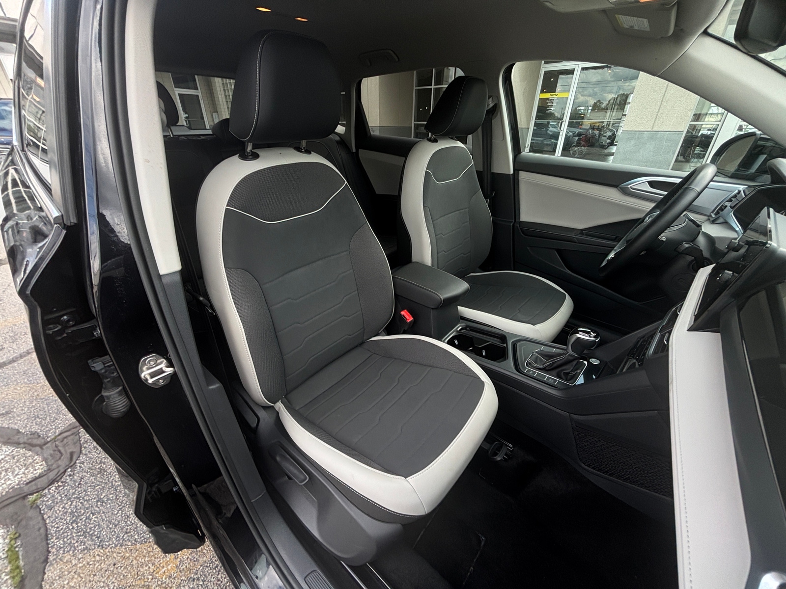 Thumbnail: 2025 Volkswagen Taos - 2