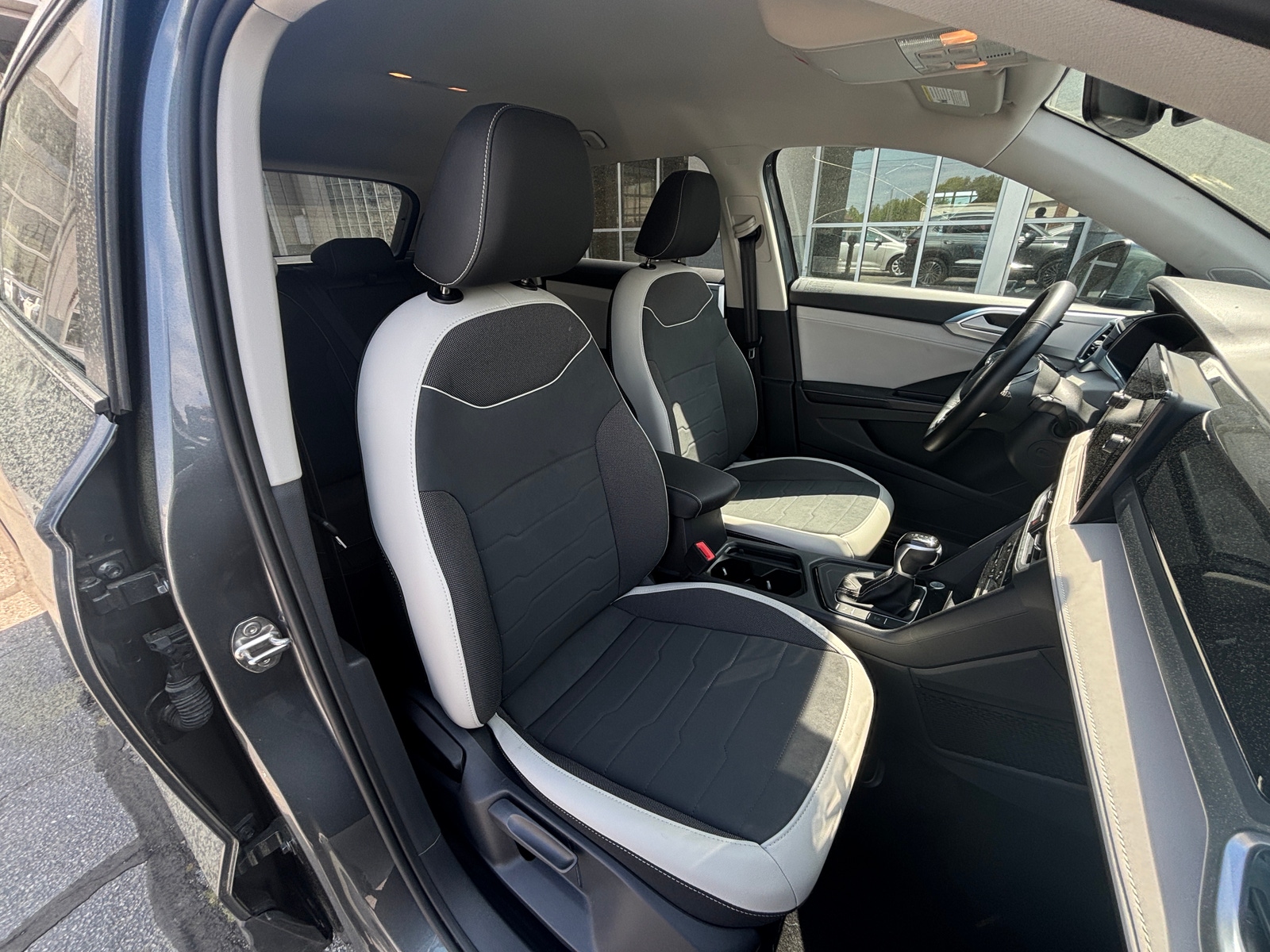 Thumbnail: 2025 Volkswagen Taos - 2