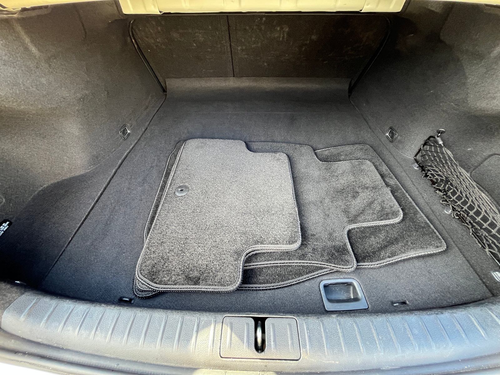 Thumbnail: 2025 Genesis G70 - 6