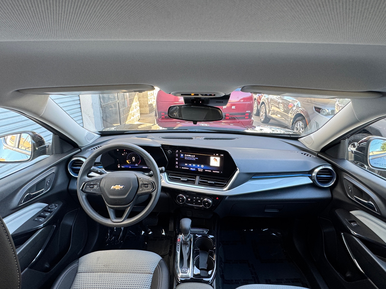 Thumbnail: 2025 Chevrolet Trax - 3