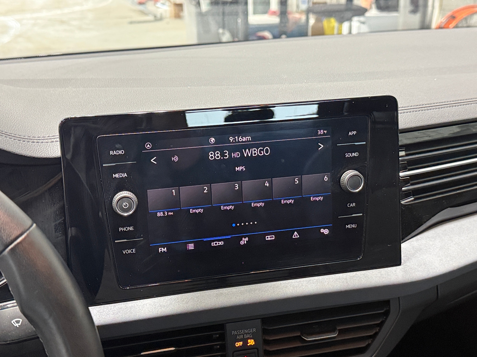 Thumbnail: 2025 Volkswagen Jetta - 3