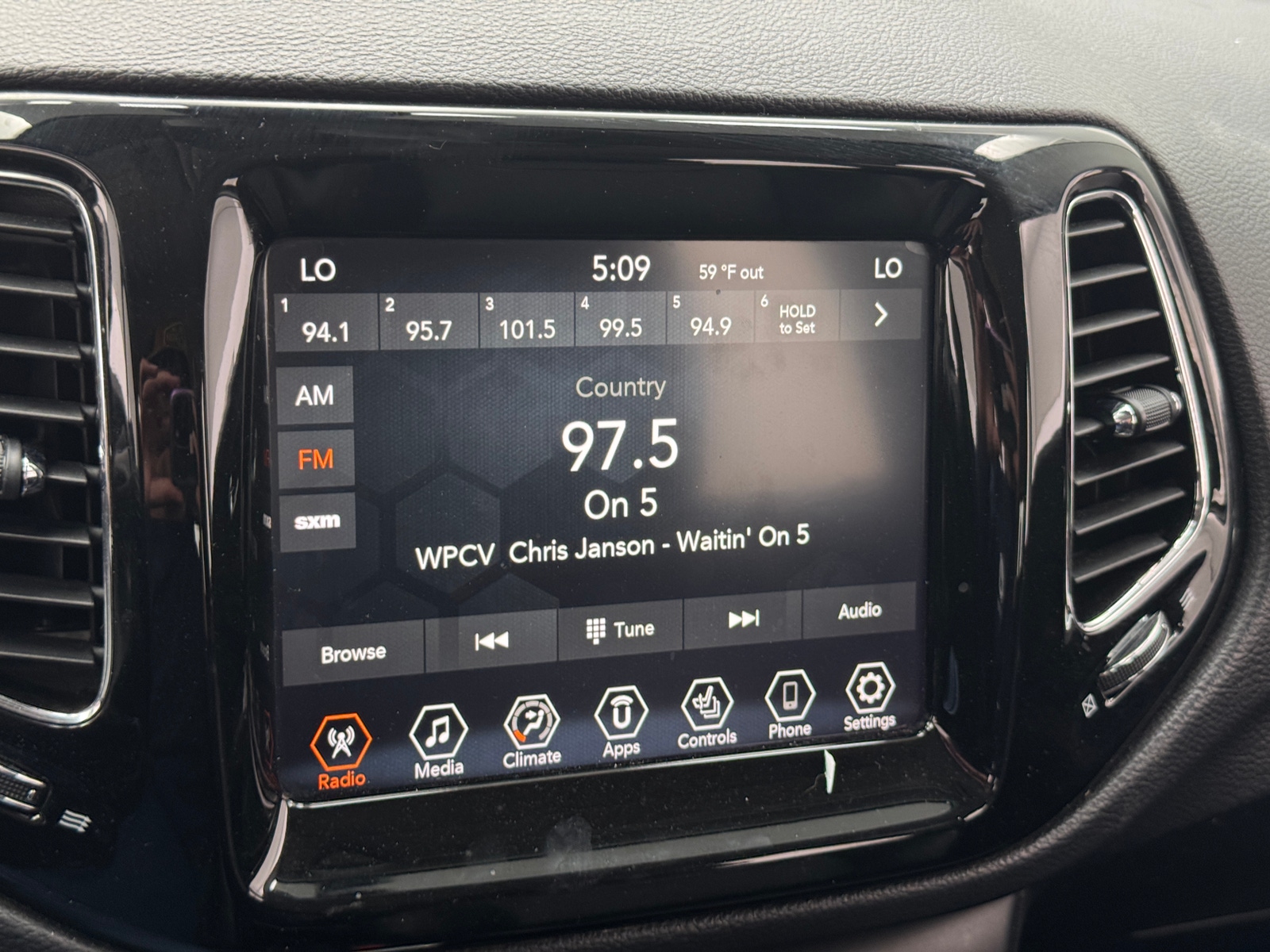 Thumbnail: 2021 Jeep Compass - 3