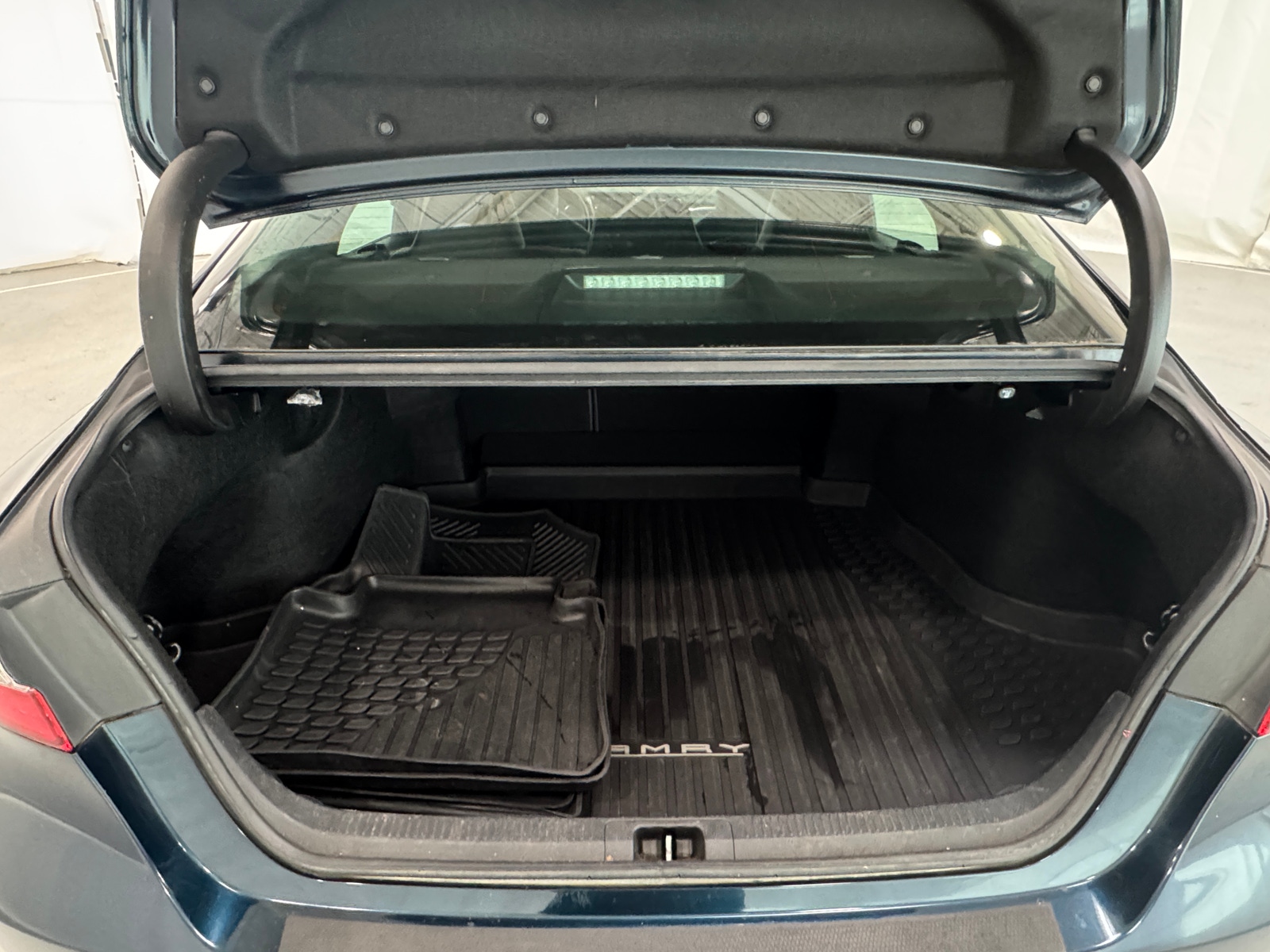 Thumbnail: 2019 Toyota Camry - 7