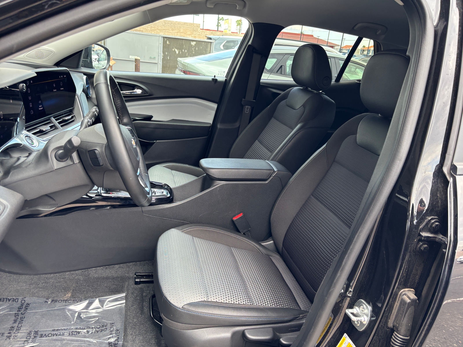 Thumbnail: 2025 Chevrolet Trax - 2