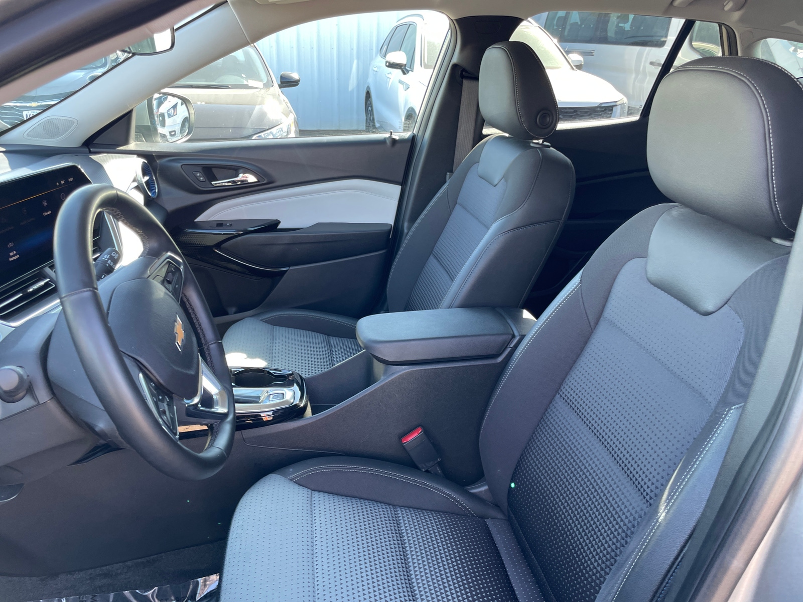 Thumbnail: 2025 Chevrolet Trax - 2