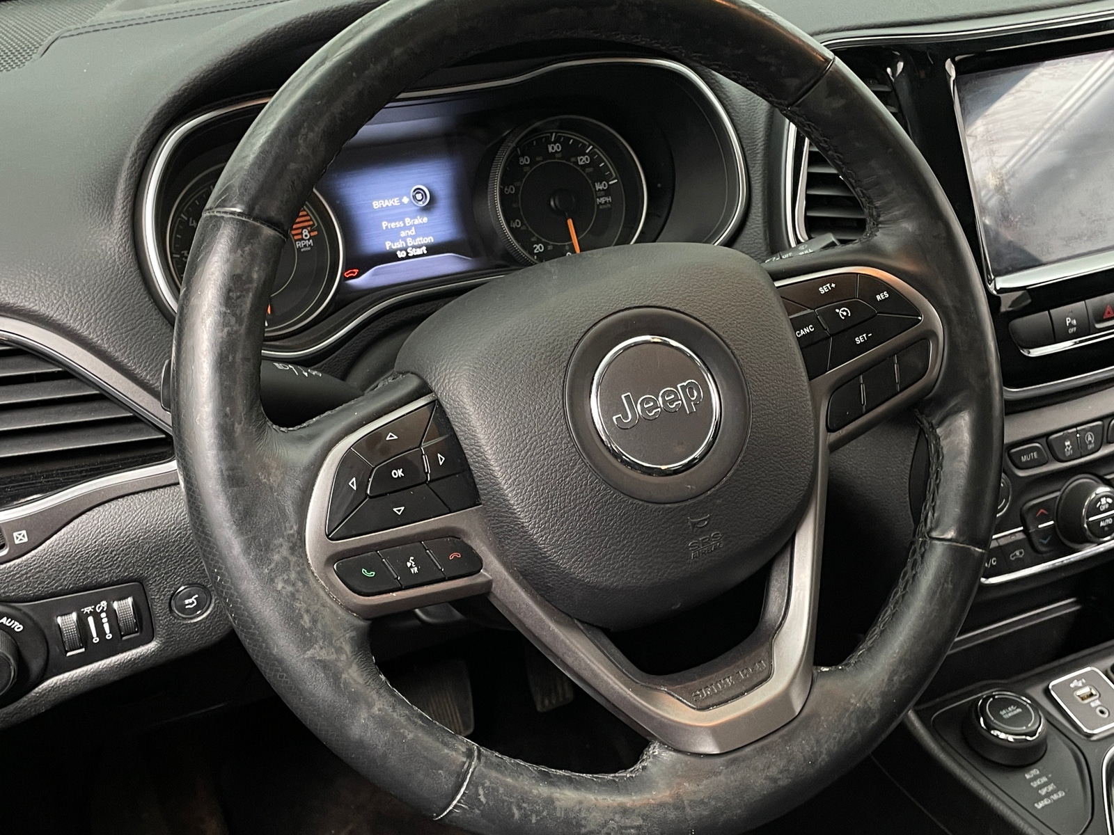 Thumbnail: 2019 Jeep Cherokee - 4