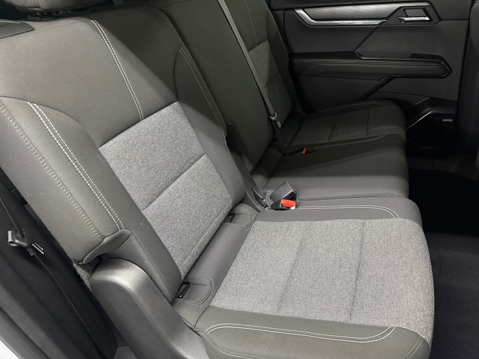 Thumbnail: 2025 GMC Acadia - 6