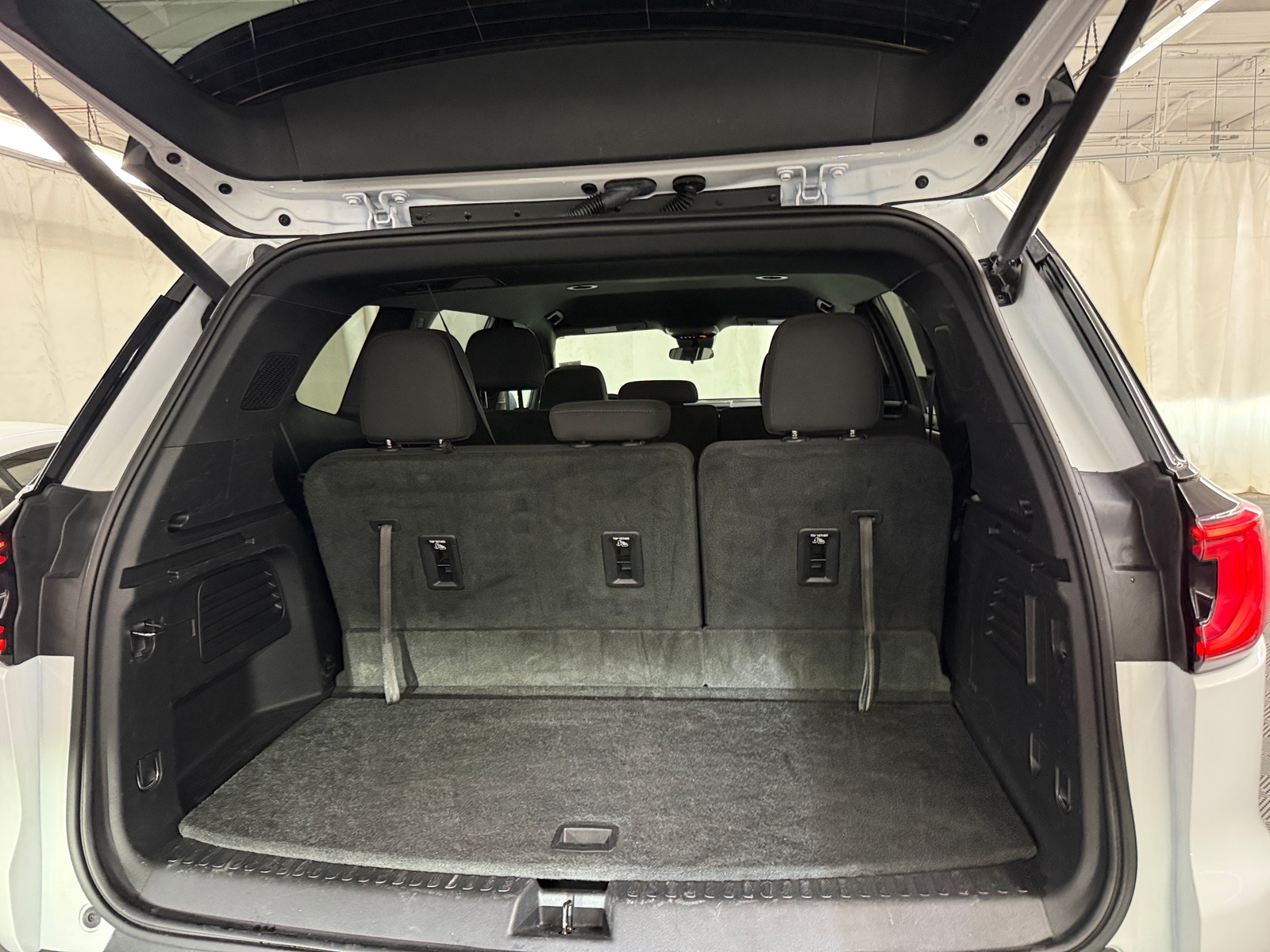 Thumbnail: 2025 GMC Acadia - 7