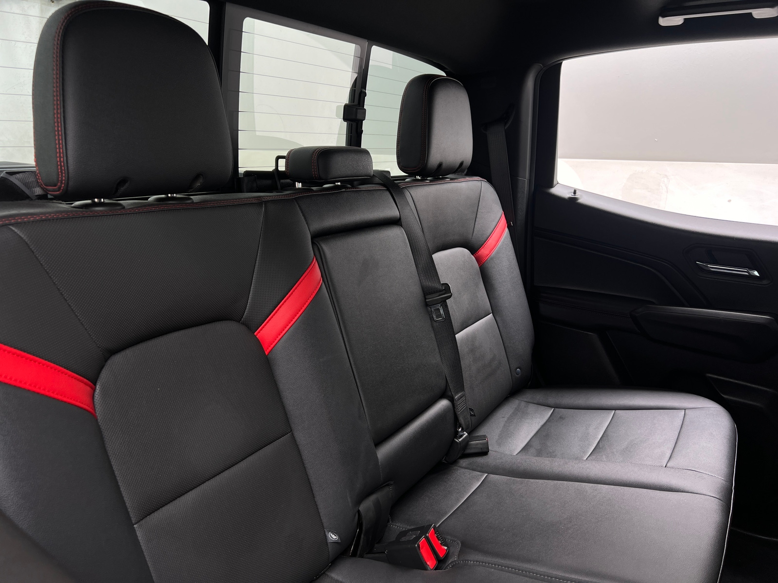 Thumbnail: 2023 Chevrolet Colorado - 5