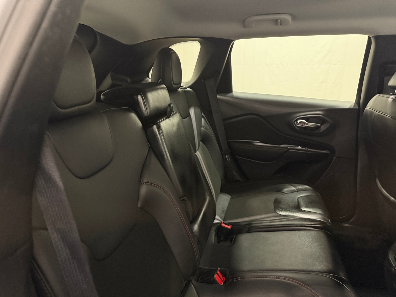 Thumbnail: 2021 Jeep Cherokee - 5