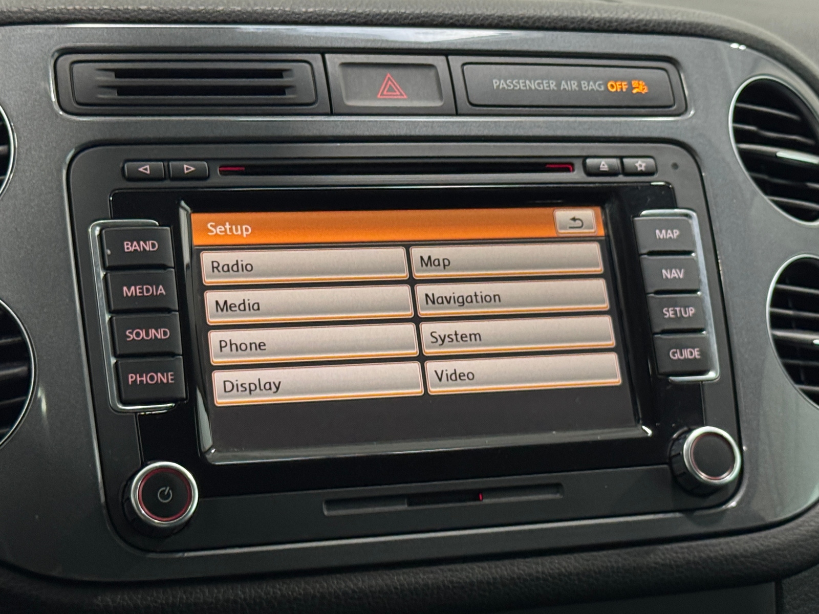 Thumbnail: 2012 Volkswagen Tiguan - 4