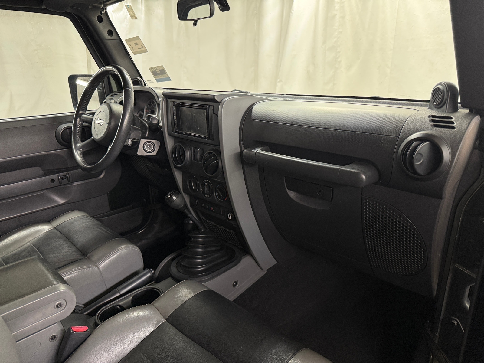 Thumbnail: 2010 Jeep Wrangler - 3