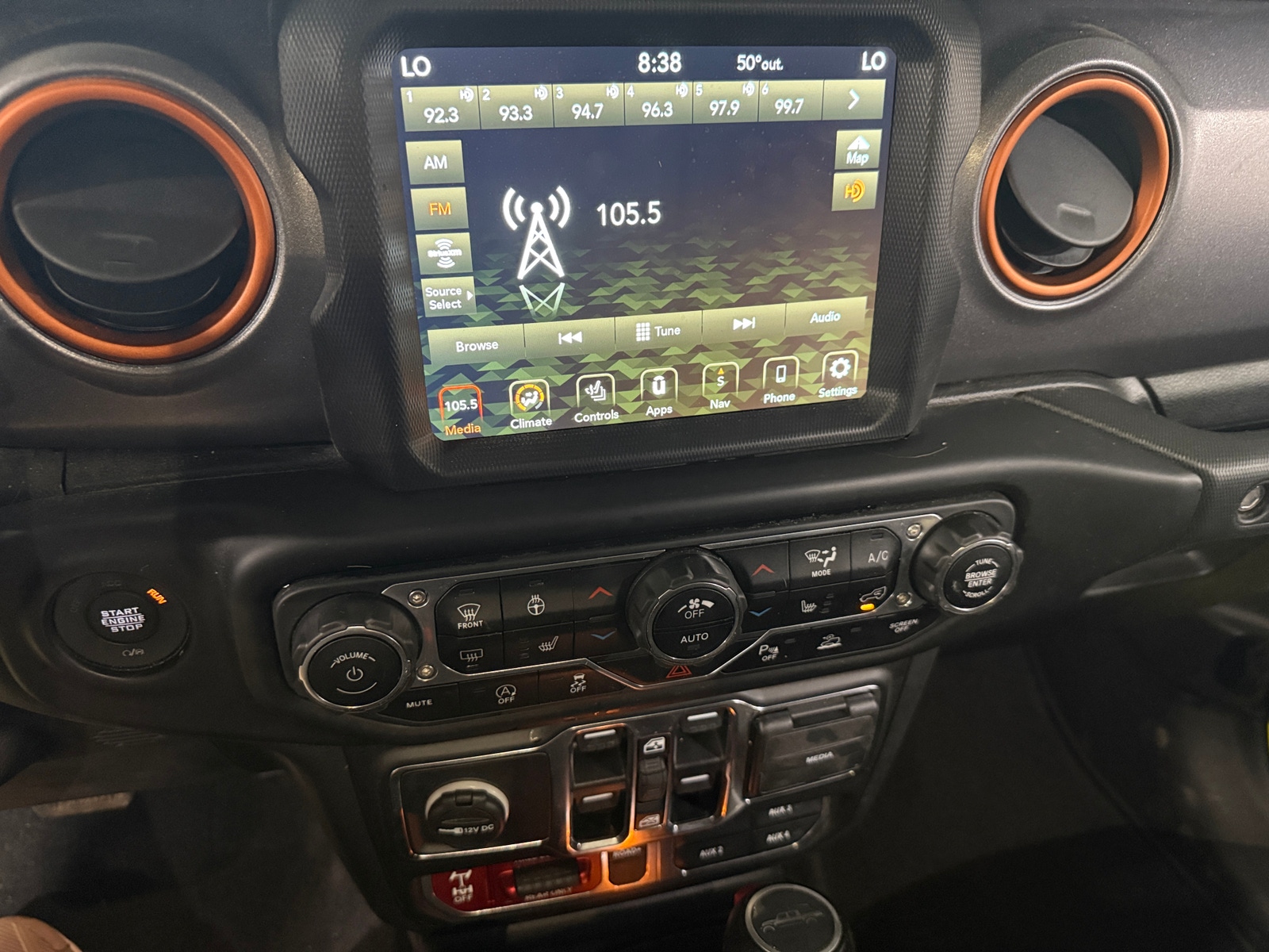 Thumbnail: 2023 Jeep Gladiator - 4