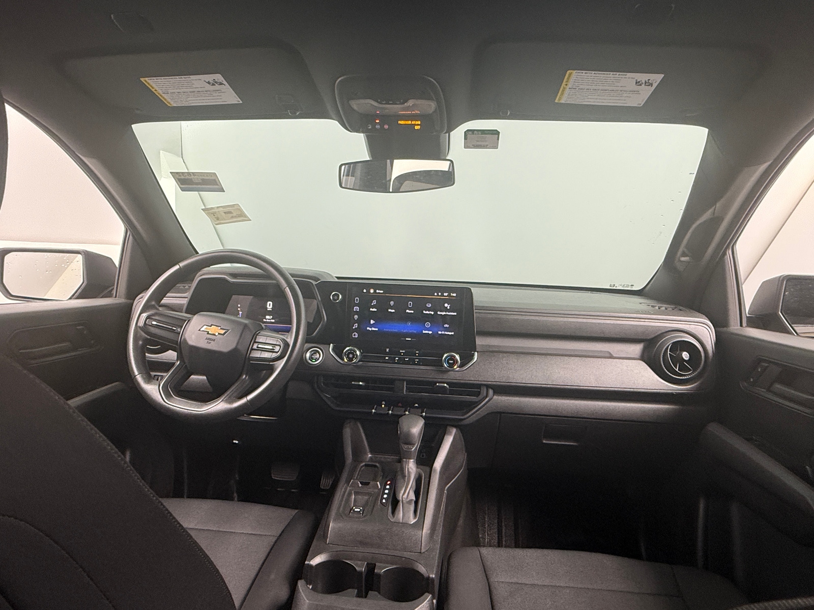 Thumbnail: 2023 Chevrolet Colorado - 3