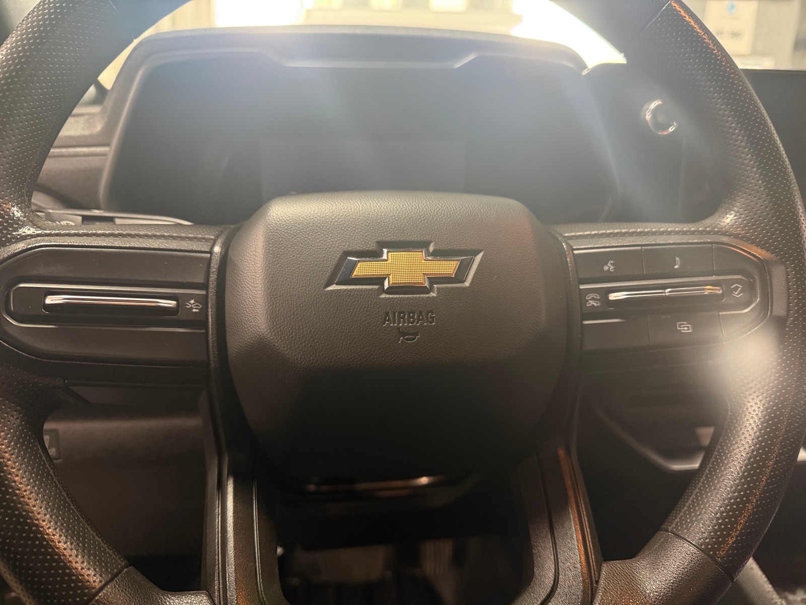 Thumbnail: 2023 Chevrolet Colorado - 5