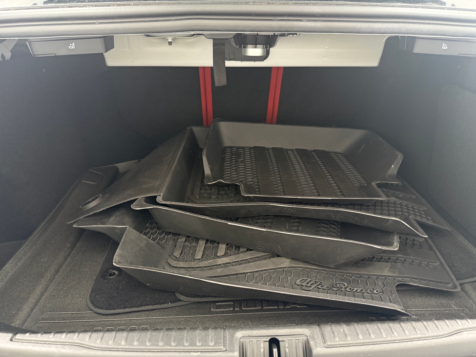 Thumbnail: 2022 Alfa Romeo Giulia - 6