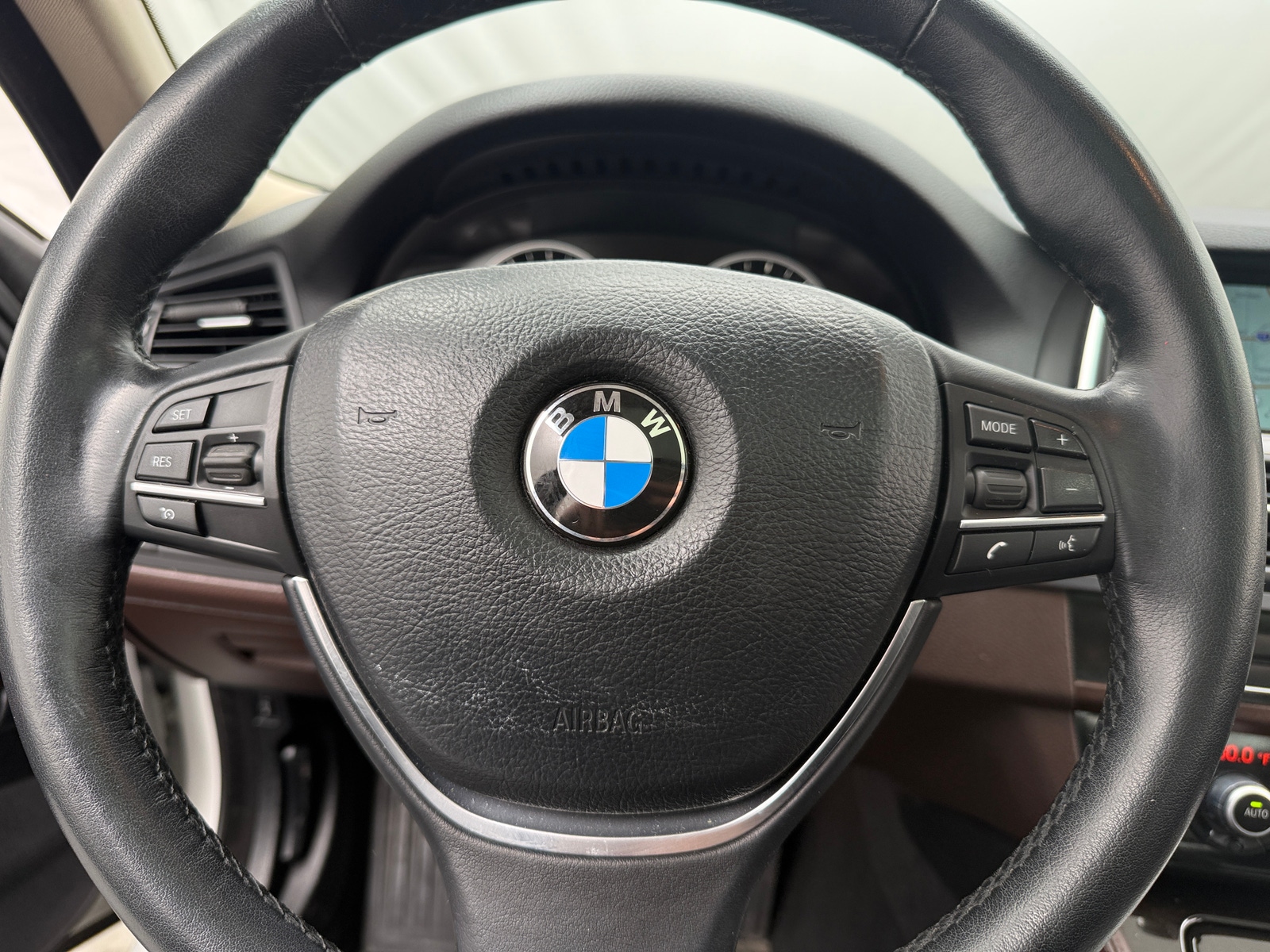 Thumbnail: 2014 BMW 5 Series - 4