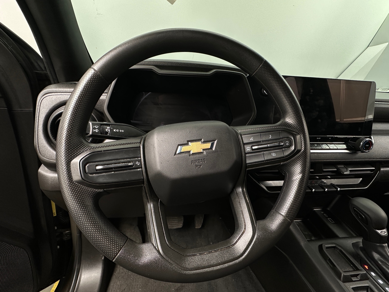 Thumbnail: 2023 Chevrolet Colorado - 5