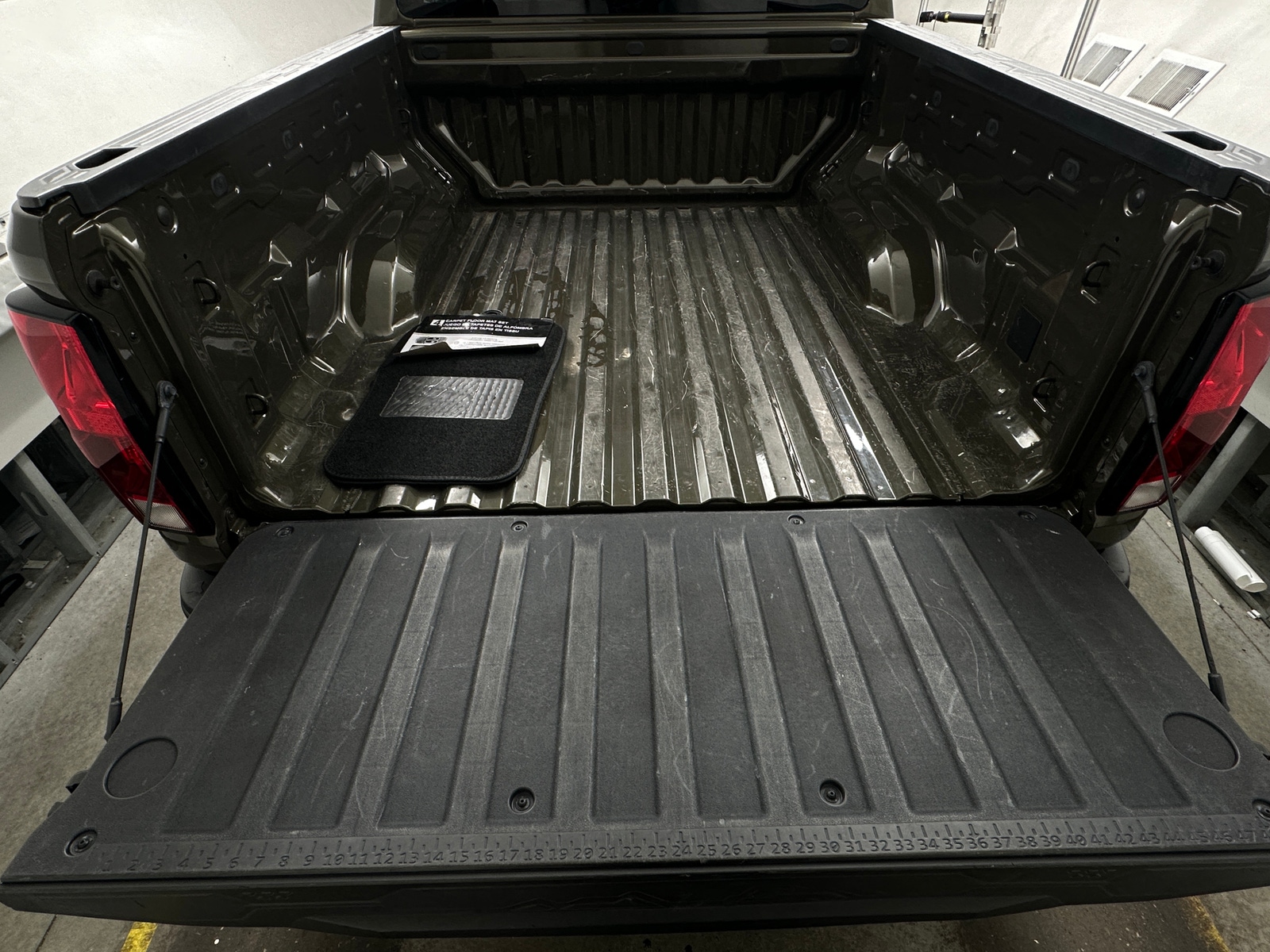 Thumbnail: 2023 Chevrolet Colorado - 7