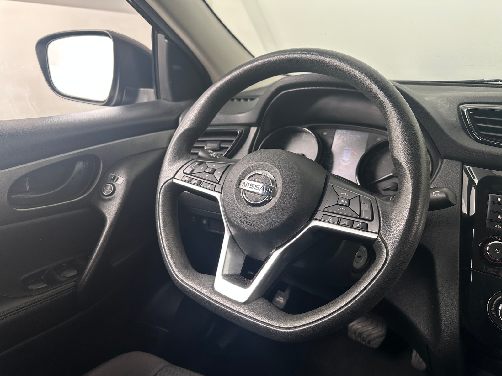 Thumbnail: 2020 Nissan Rogue Sport - 5