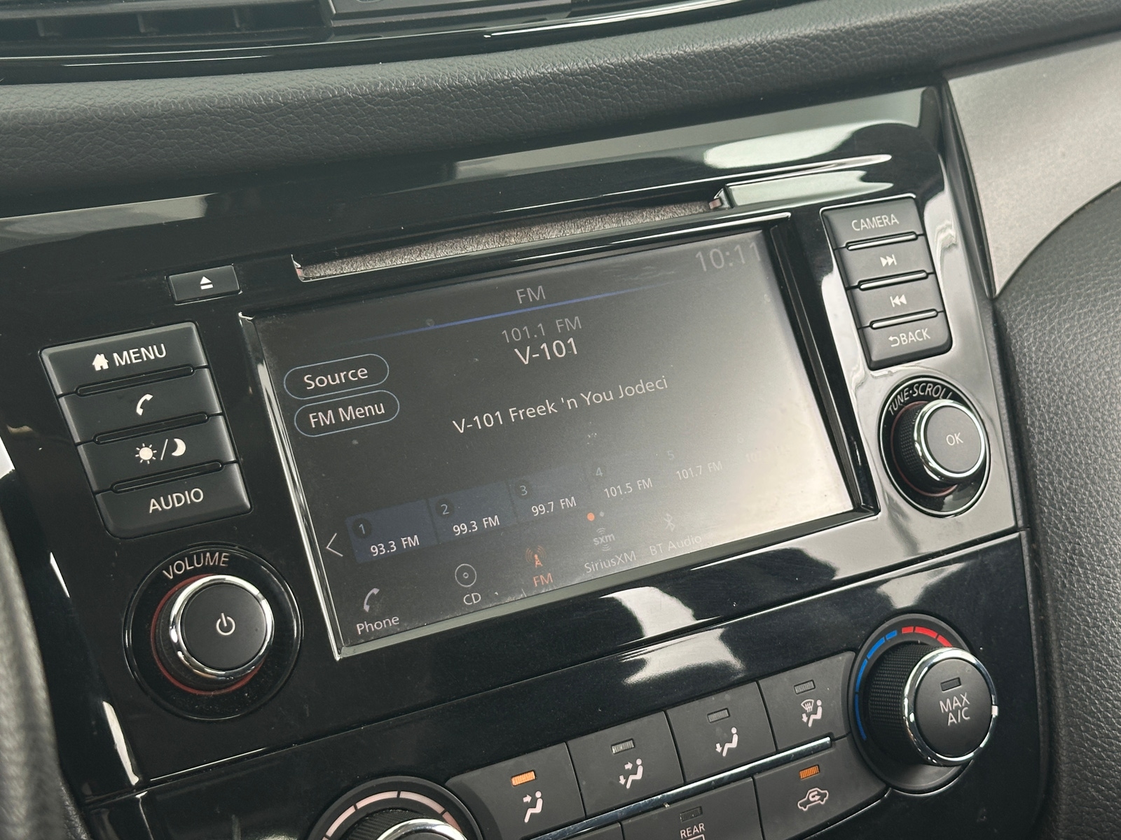 Thumbnail: 2020 Nissan Rogue Sport - 4