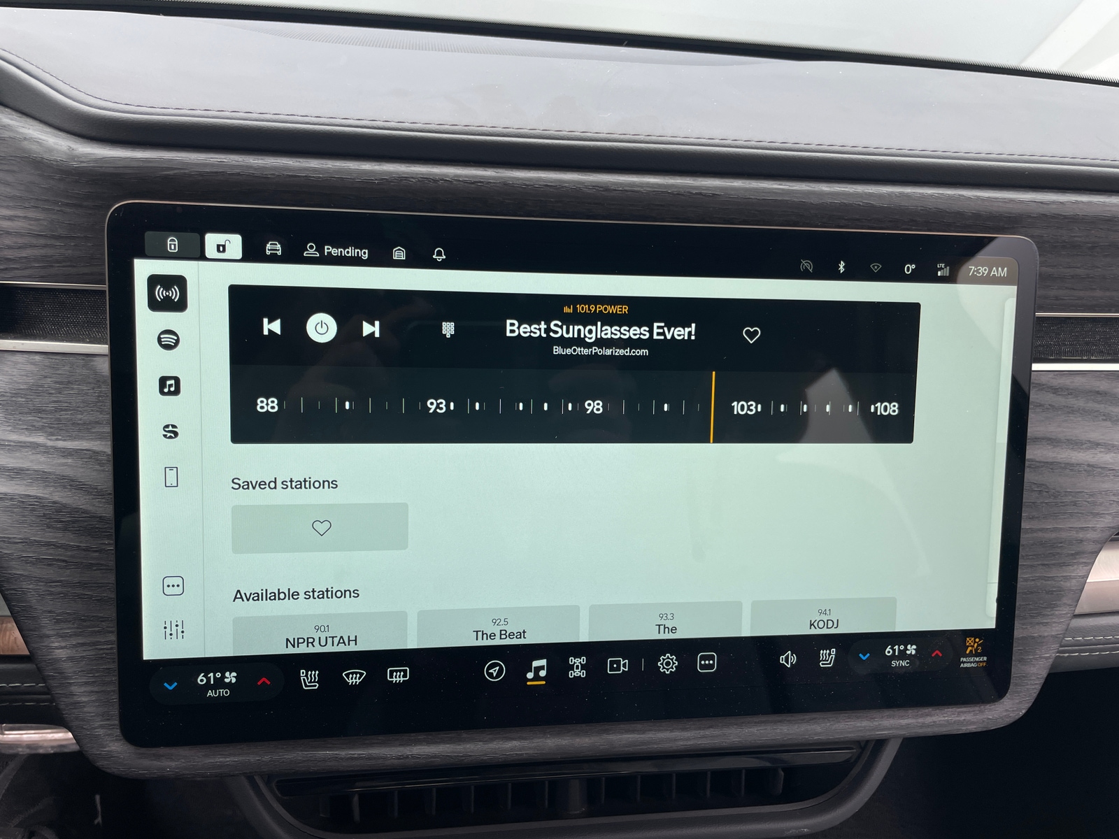 Thumbnail: 2022 Rivian R1T - 3