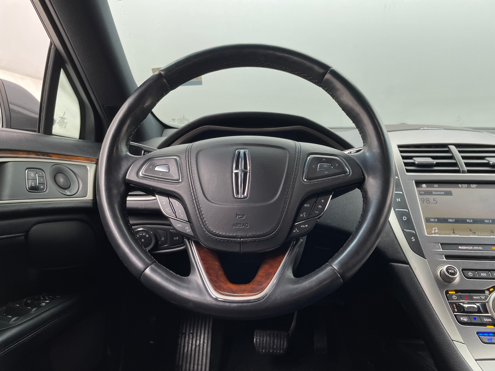 Thumbnail: 2019 Lincoln MKZ - 4